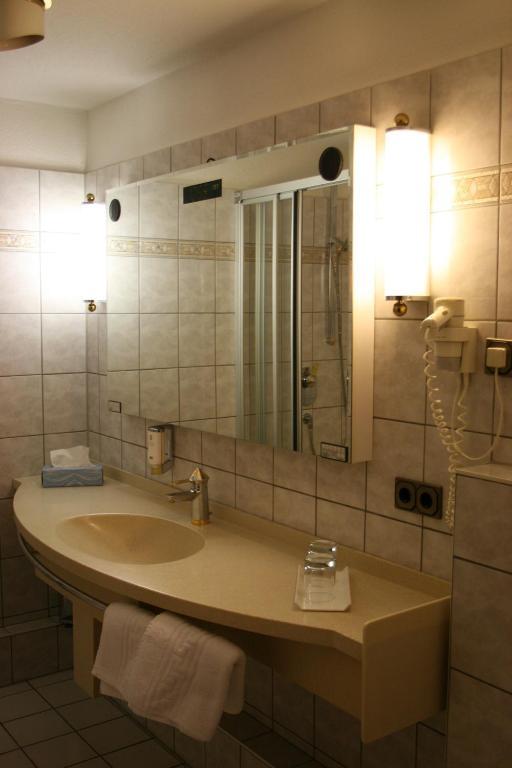 Hotel La Vigie & Ristorante Belvedere Duisburg Zimmer foto