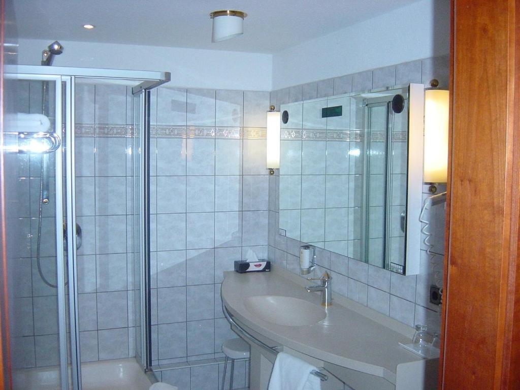 Hotel La Vigie & Ristorante Belvedere Duisburg Zimmer foto